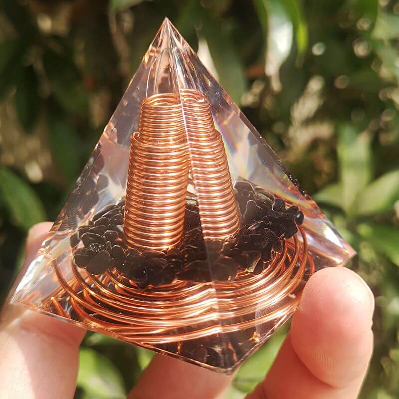 Pyramide-Orgonite-Amplificateur-denergie-en-Obsidienne-Noire